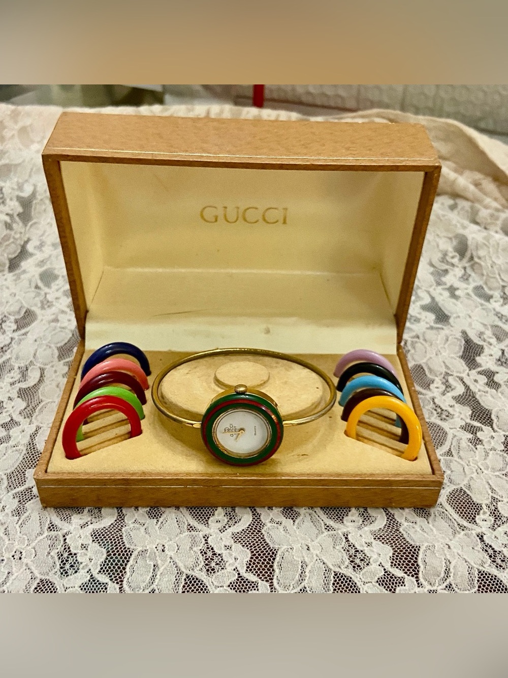 Gucci 12-pc Interchangeable Gold Ladies Watch with Original Box - Picture 13 of 13